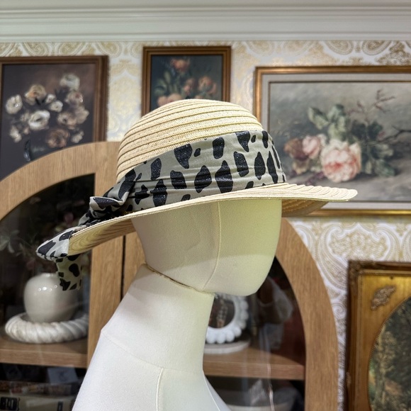 Disney Parks Animal Kingdom Minnie Leopard Beige and Black Sun Hat - Picture 3 of 4